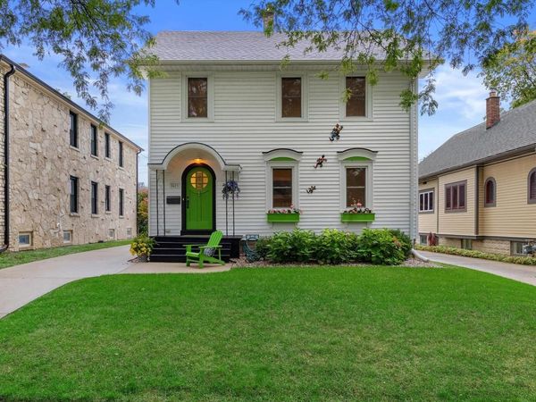 8419 Stickney AVENUE, Wauwatosa, WI 53226