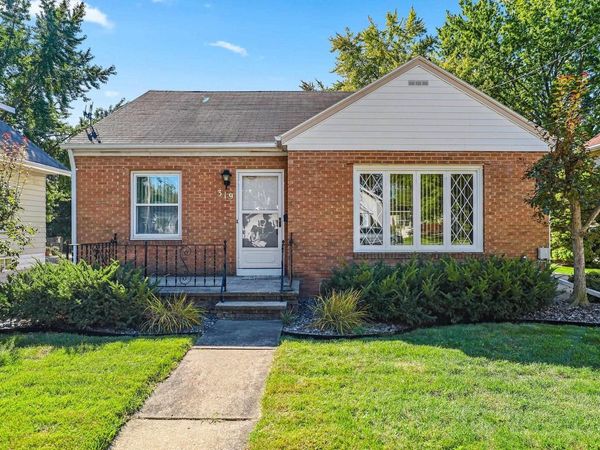 319 E LINCOLN AVENUE, Little Chute, WI 54140