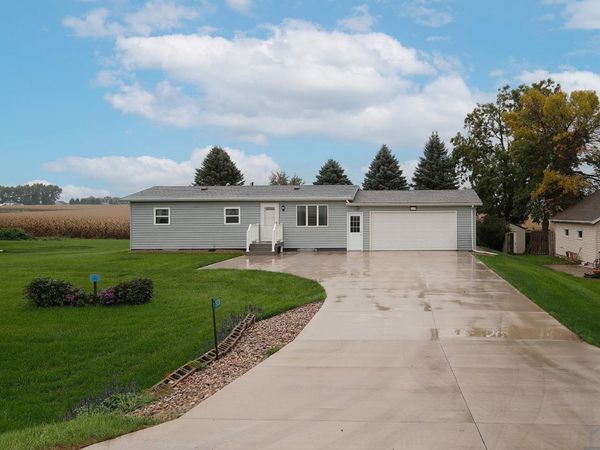 3128 370th Street, Sioux Center, IA 51250