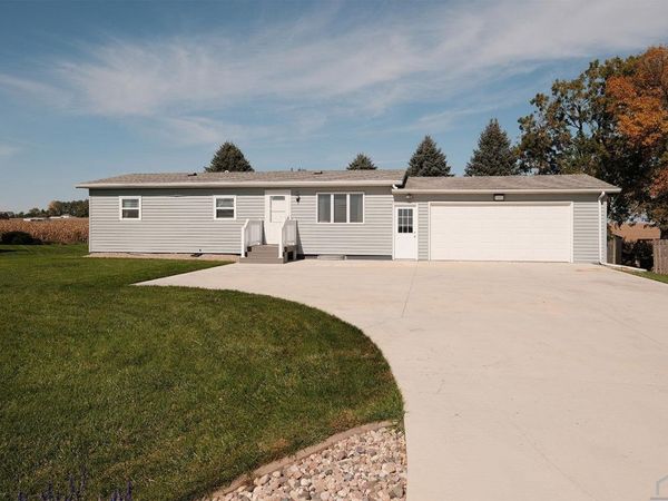 3128 370th Street, Sioux Center, IA 51250