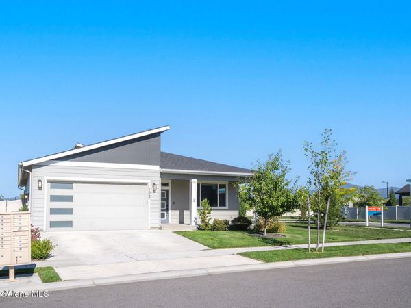 1067 E Percival Ave, Post Falls, ID 83854