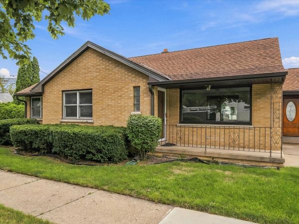 4432 W Howard Ave, Milwaukee, WI 53220