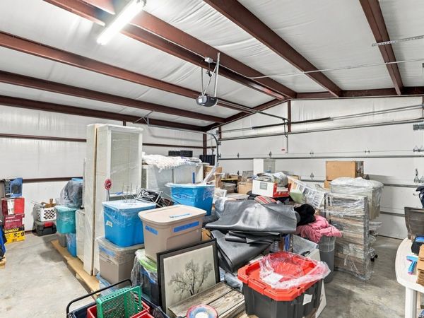 254 Broken Arrow, Floresville, TX 78114