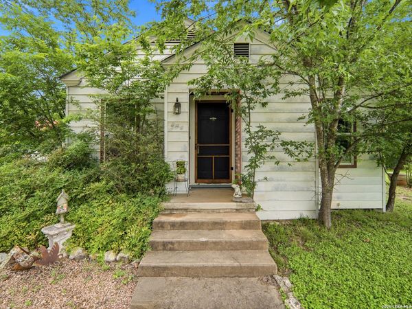 334 SURBER ST, Kerrville, TX 78028