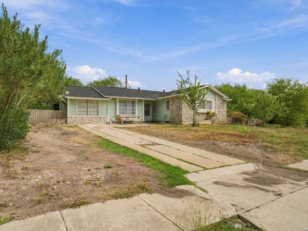 5703 Seacomber Pl, San Antonio, TX 78242