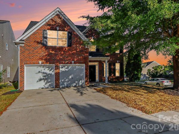 4059 Houldsworth Drive , Charlotte, NC 28213
