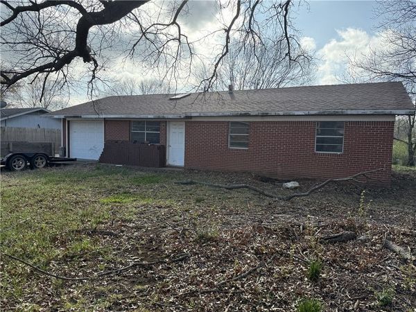 1077 Eubanks Street , Decatur, AR 72722