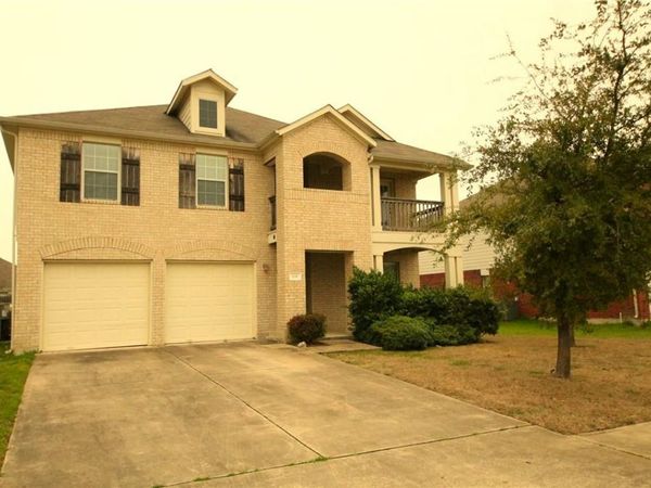 135 Hoot Owl LN , Leander, TX 78641