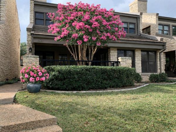 105 Birdie DR , The Hills, TX 78738