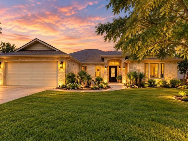124 Marion ST, Meadowlakes, TX 78654