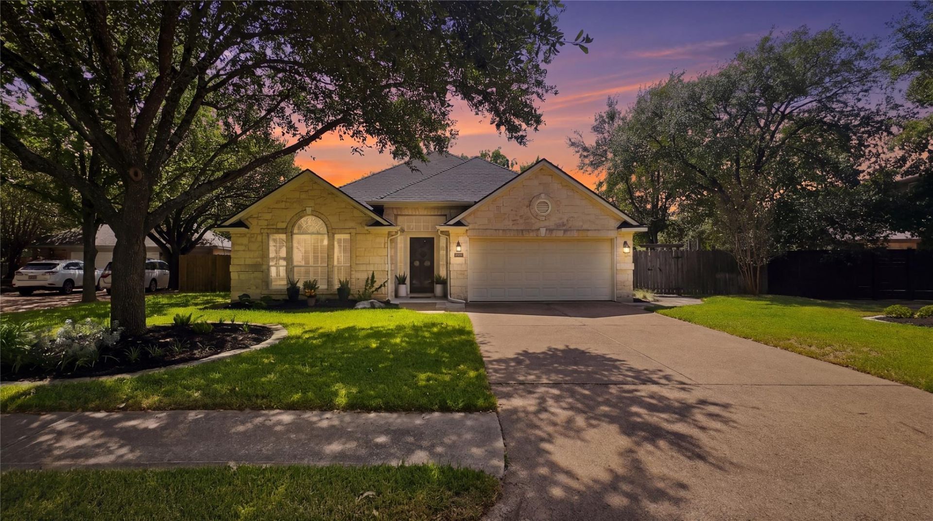 4605 Eagle Feather Dr, Austin, TX 78735 Main Photo