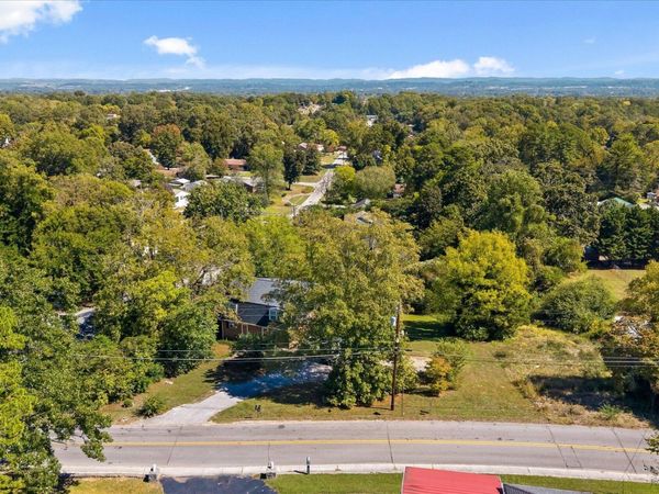 1000 S Crest Road , Chattanooga, TN 37404