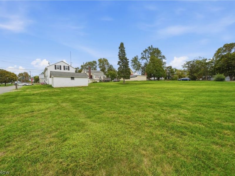 9787 Cleveland Avenue NW, Uniontown, OH 44685 Photo 21