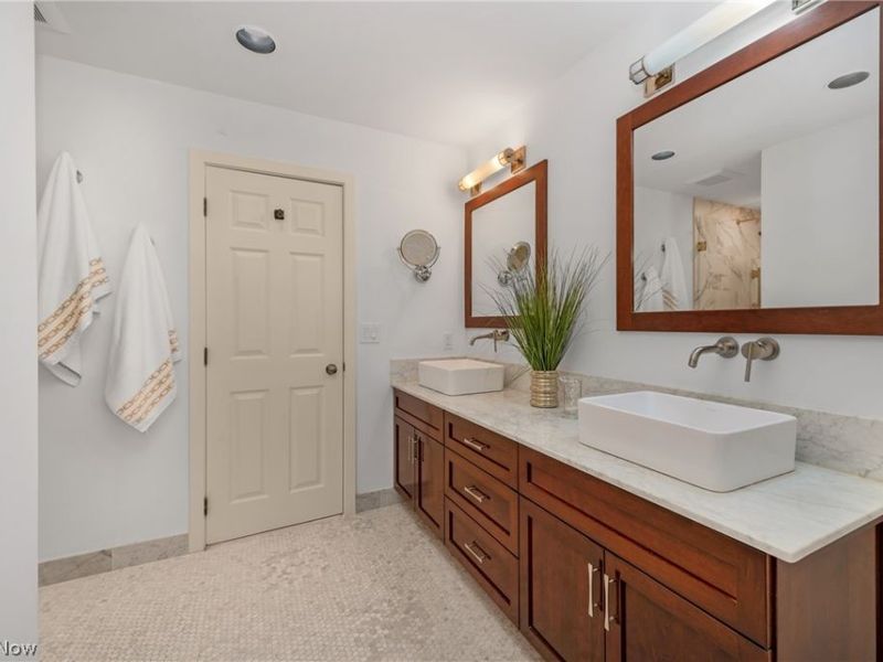 401 Darbys Run, Bay Village, OH 44140 Photo 30