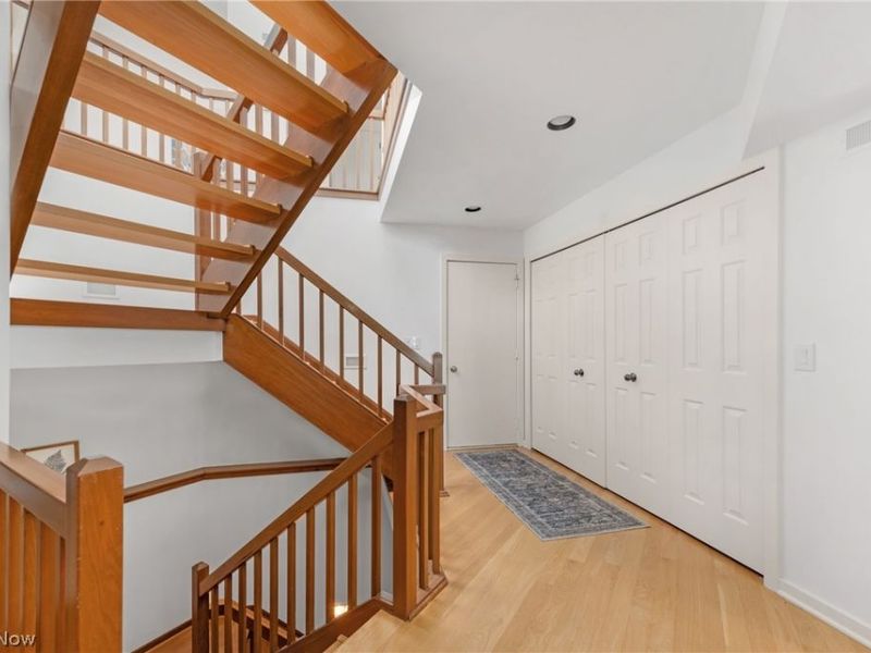 401 Darbys Run, Bay Village, OH 44140 Photo 36
