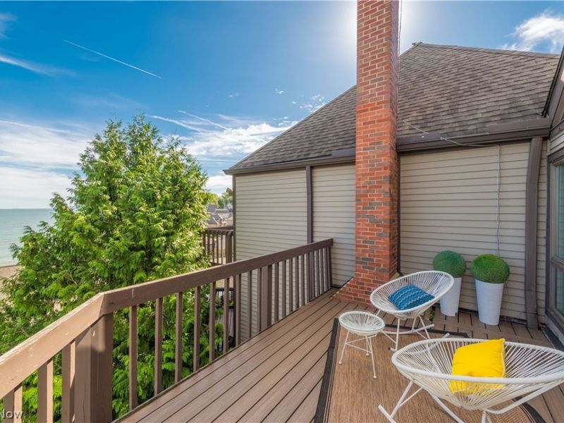 401 Darbys Run, Bay Village, OH 44140 Photo 5