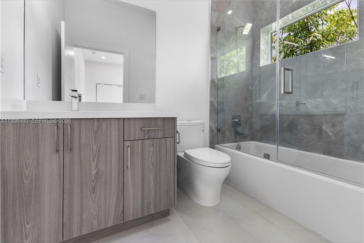 3140 Carter St , Unit 3140, Miami, FL 33133 Photo