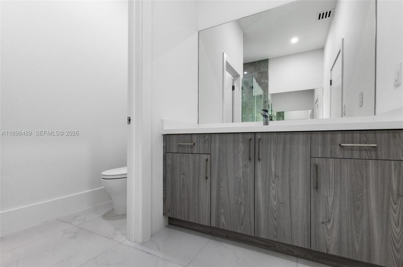 3140 Carter St , Unit 3140, Miami, FL 33133 Photo