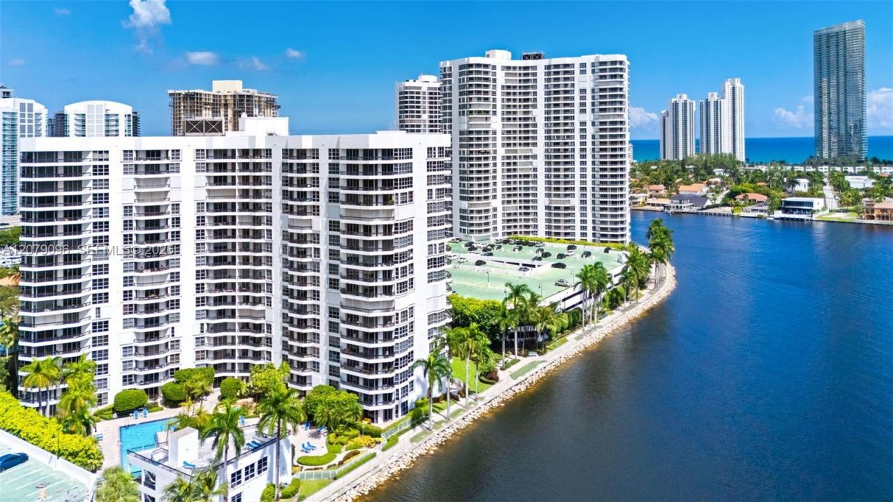 3600 Mystic Pointe Dr , Unit 903, Aventura, FL 33180 Photo