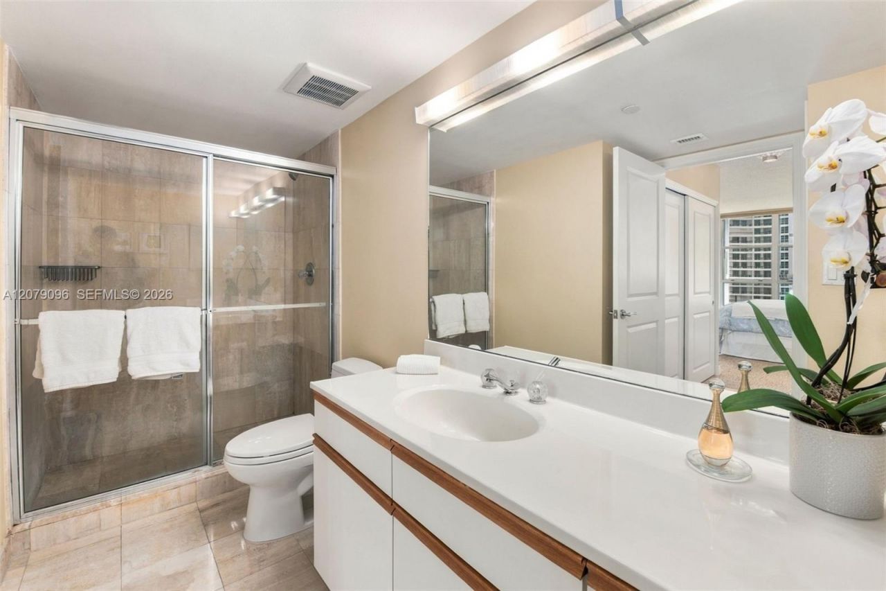 3600 Mystic Pointe Dr , Unit 903, Aventura, FL 33180 Photo