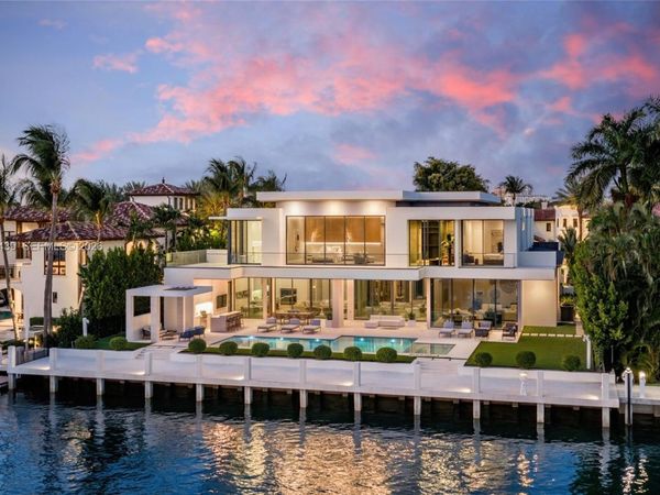 2560 Del Lago Dr , Fort Lauderdale, FL 33316