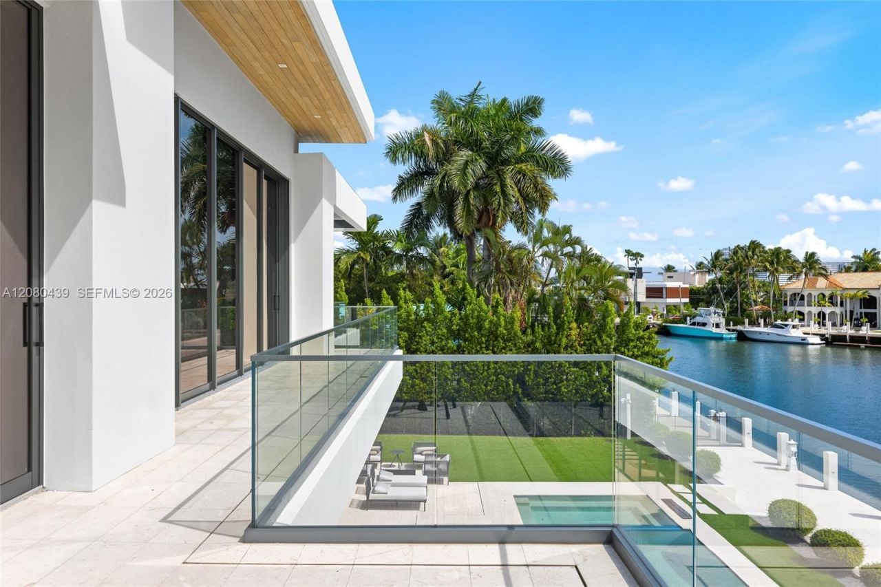 2560 Del Lago Dr , Fort Lauderdale, FL 33316 Photo