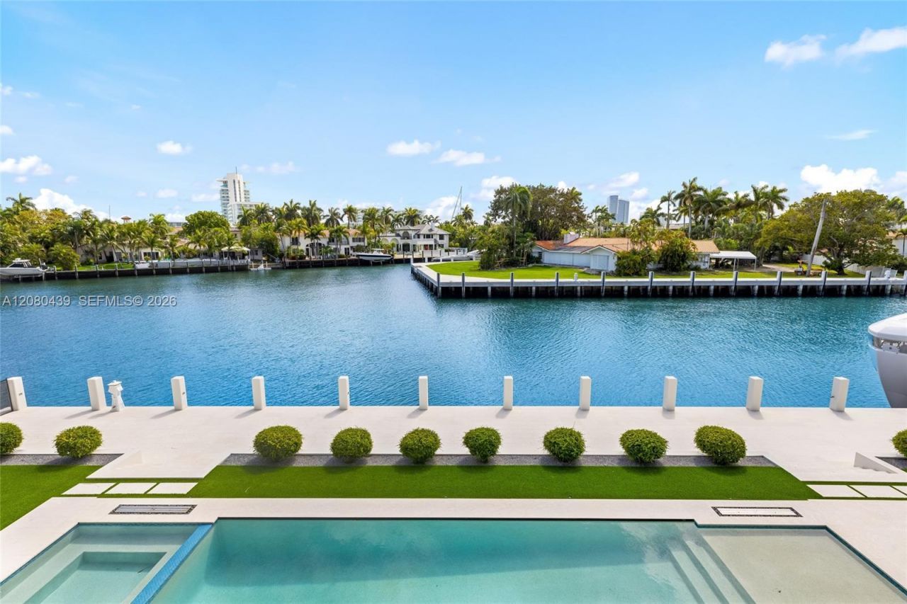 2560 Del Lago Dr , Fort Lauderdale, FL 33316 Photo