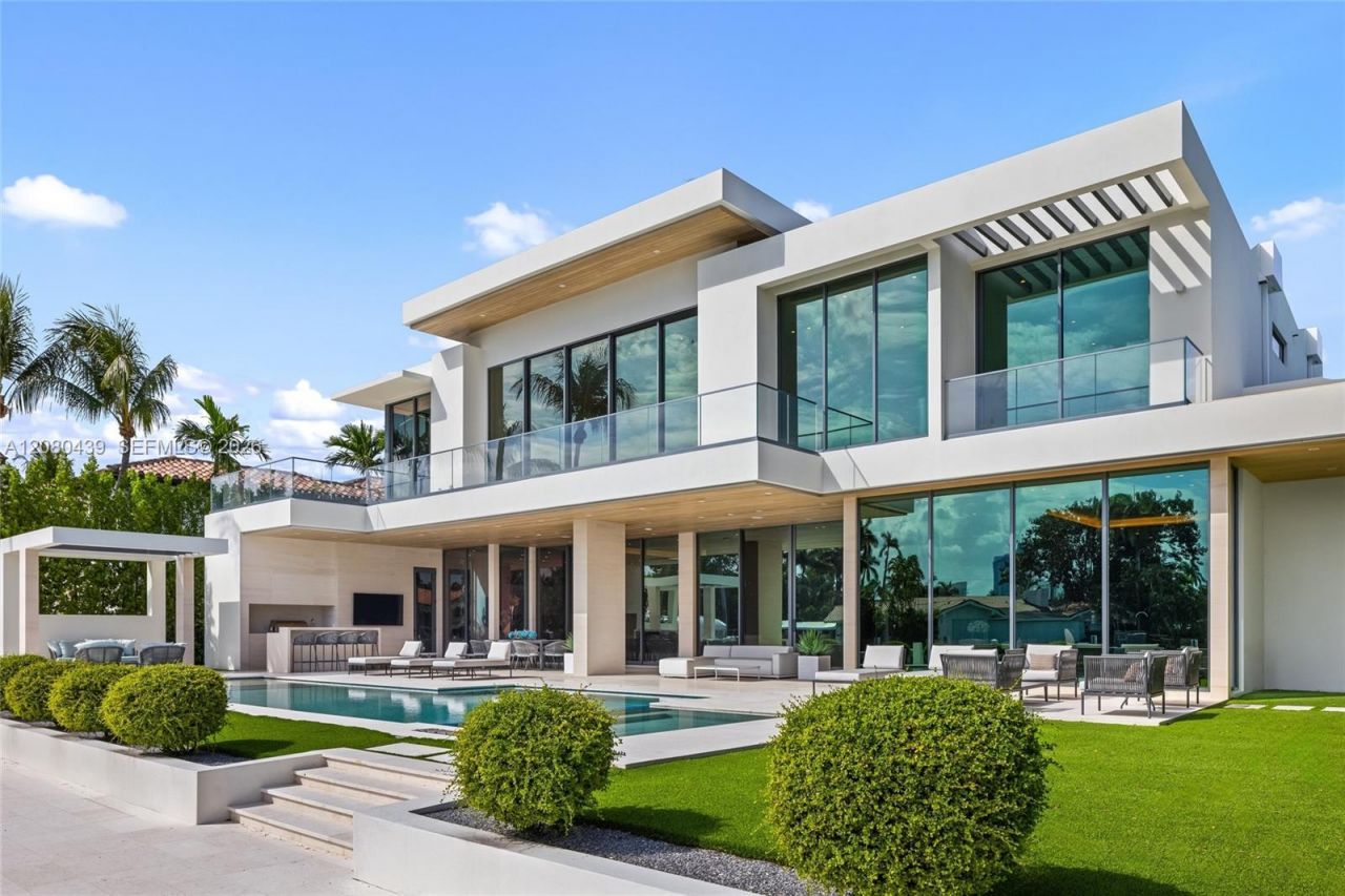 2560 Del Lago Dr , Fort Lauderdale, FL 33316 Photo