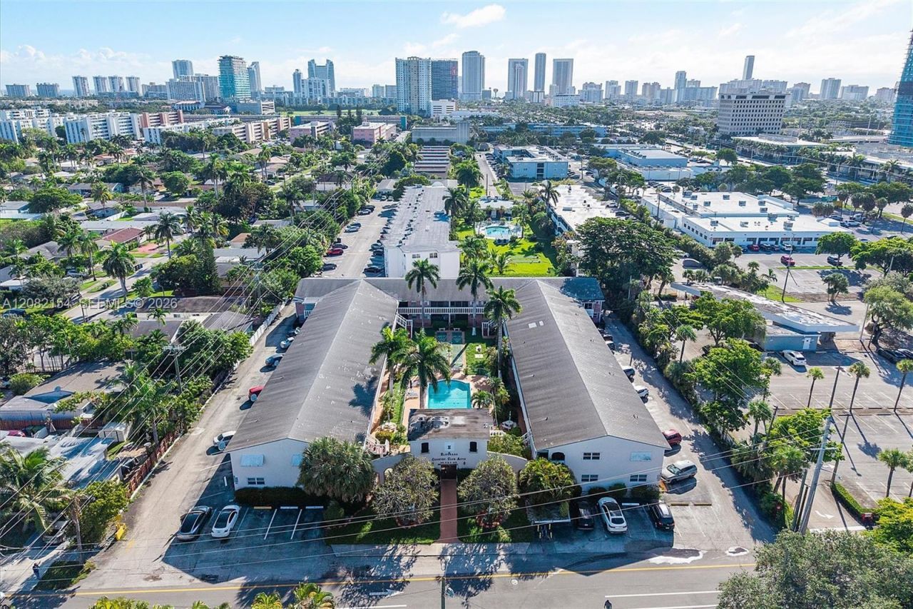 160 NE 8th Ave , Unit 1A, Hallandale Beach, FL 33009 Photo