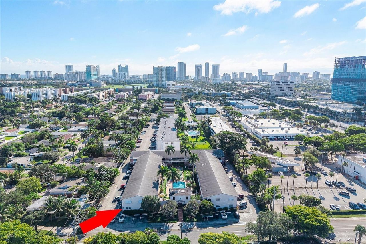 160 NE 8th Ave , Unit 1A, Hallandale Beach, FL 33009 Photo