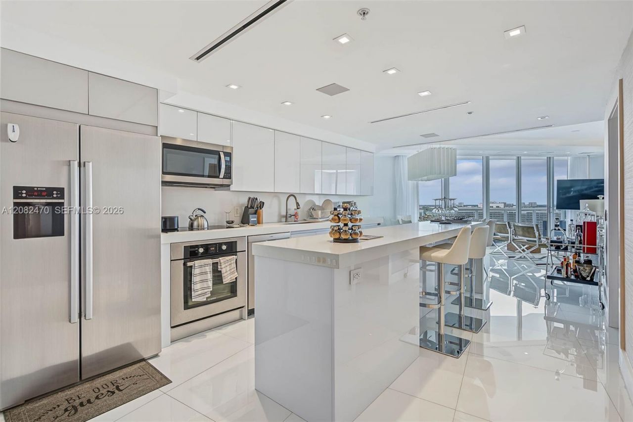 6700 Indian Creek Dr, Unit PH8, Miami Beach, FL 33141 Photo