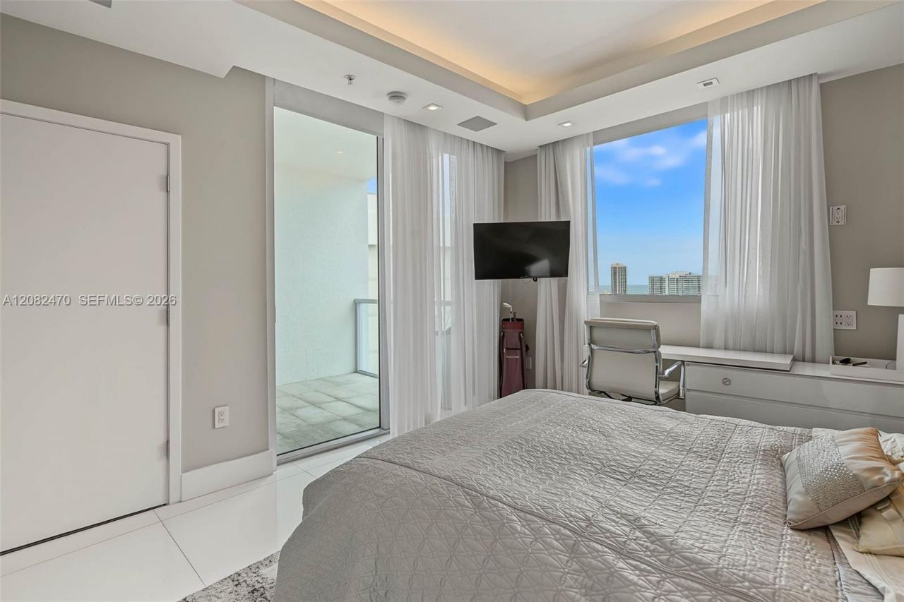 6700 Indian Creek Dr, Unit PH8, Miami Beach, FL 33141 Photo