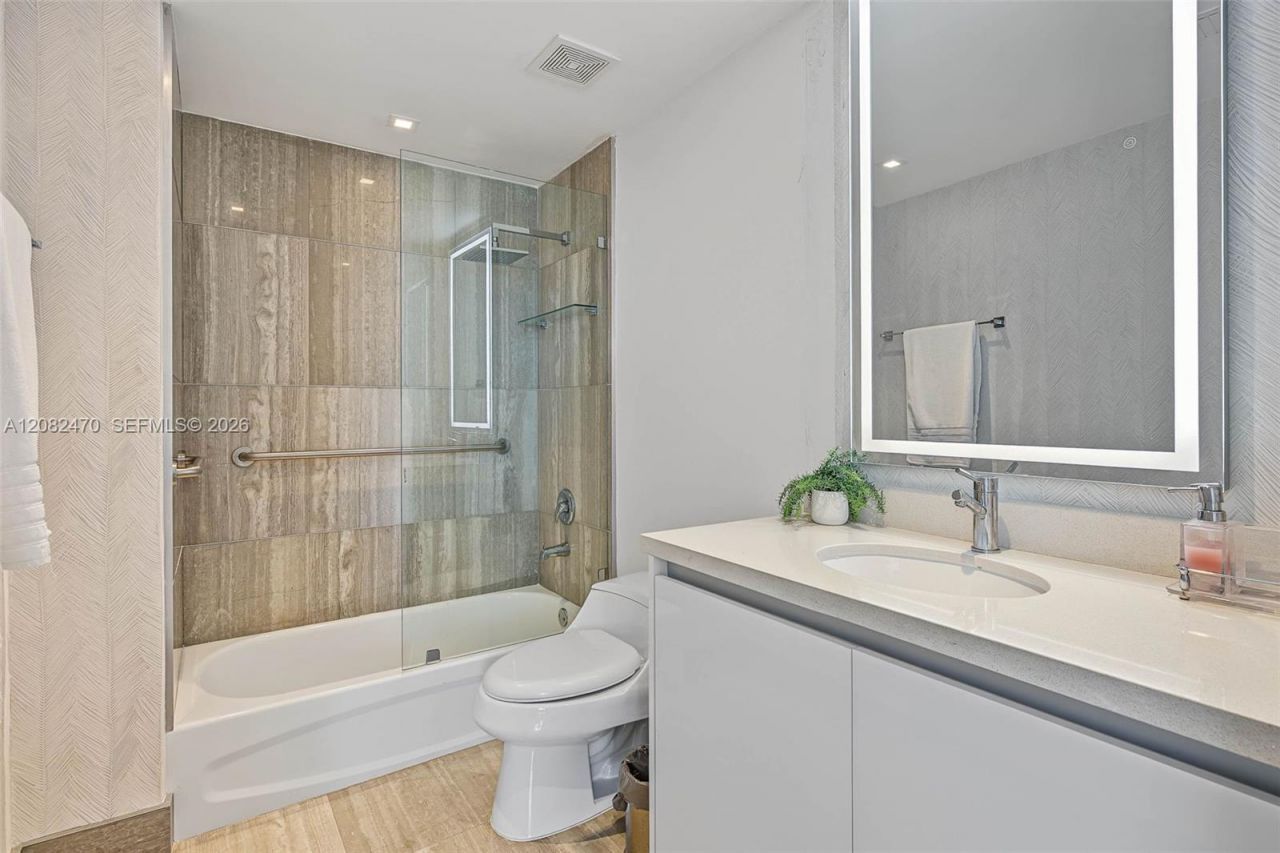 6700 Indian Creek Dr, Unit PH8, Miami Beach, FL 33141 Photo