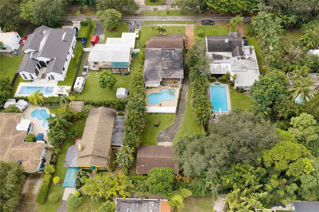 633 NE 119th St, Biscayne Park, FL 33161 Photo
