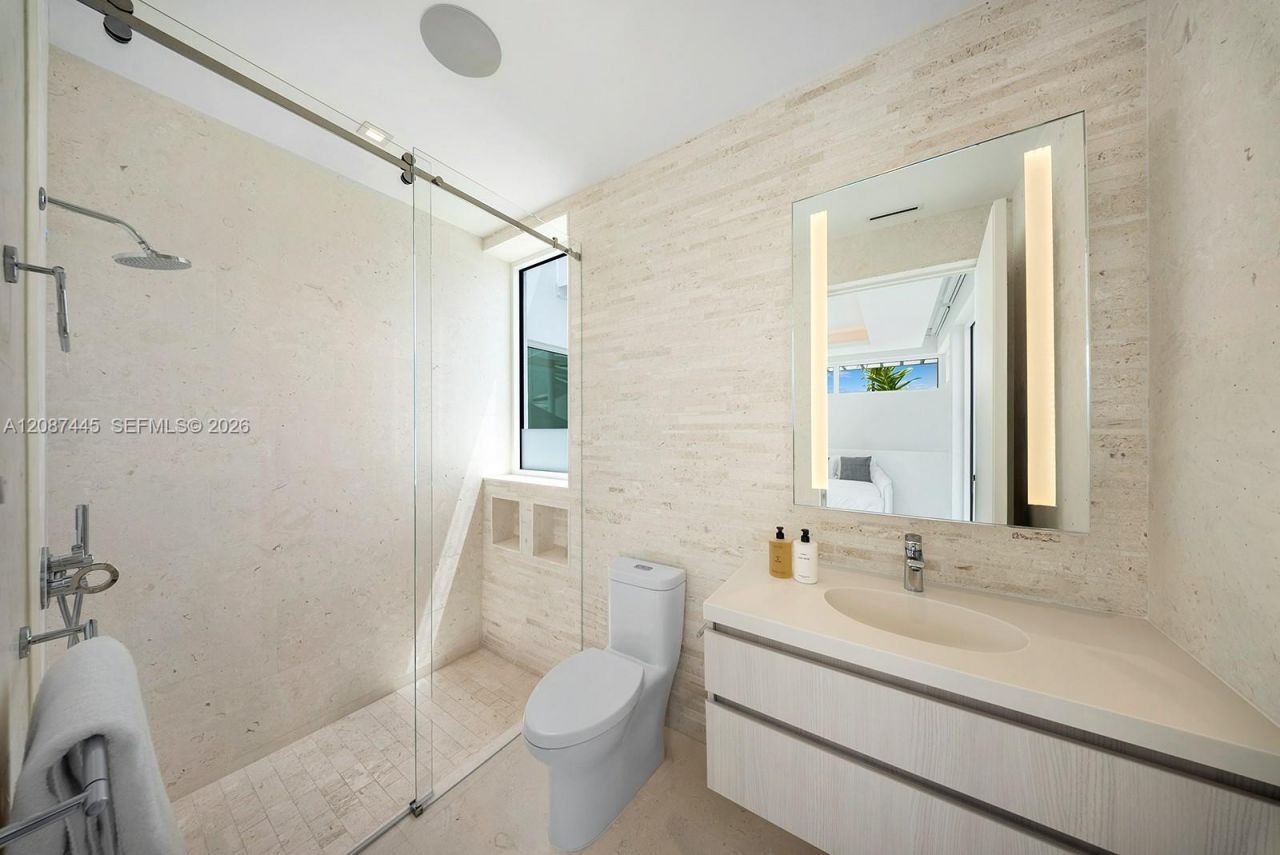 1844 Daytonia Rd , Miami Beach, FL 33141 Photo