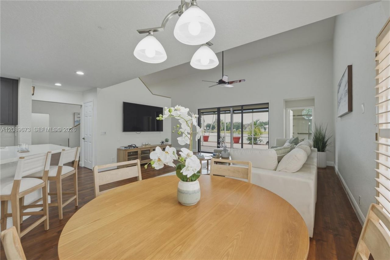 12922 NW 20th St, Pembroke Pines, FL 33028 Photo