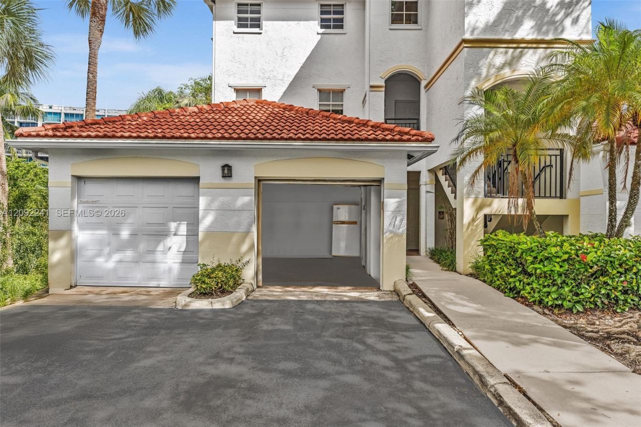 3125 NE 184th St, Unit 1102, Aventura, FL 33160 Photo