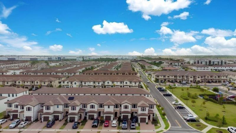 11068 W 33rd Ct , Unit 11068, Hialeah, FL 33018 Photo