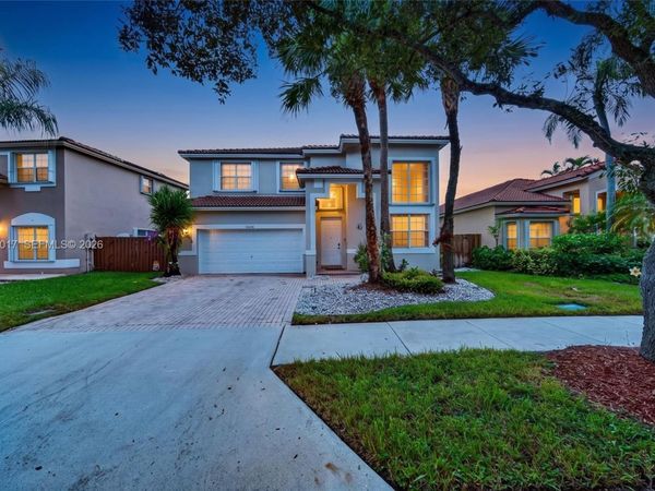 16424 Sapphire Pl , Weston, FL 33331