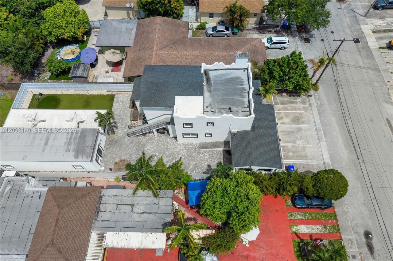 836 NW 33rd Ave , Miami, FL 33125 Photo