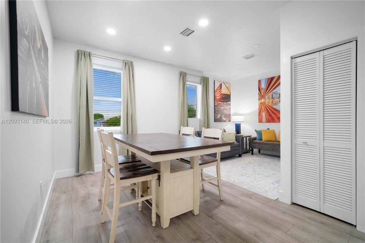 836 NW 33rd Ave , Miami, FL 33125 Photo