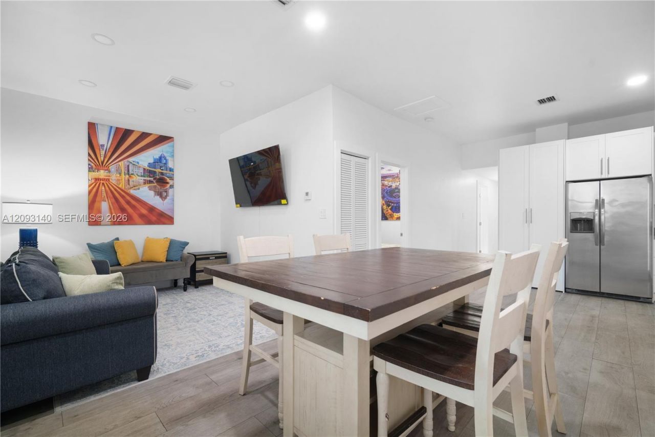 836 NW 33rd Ave , Miami, FL 33125 Photo