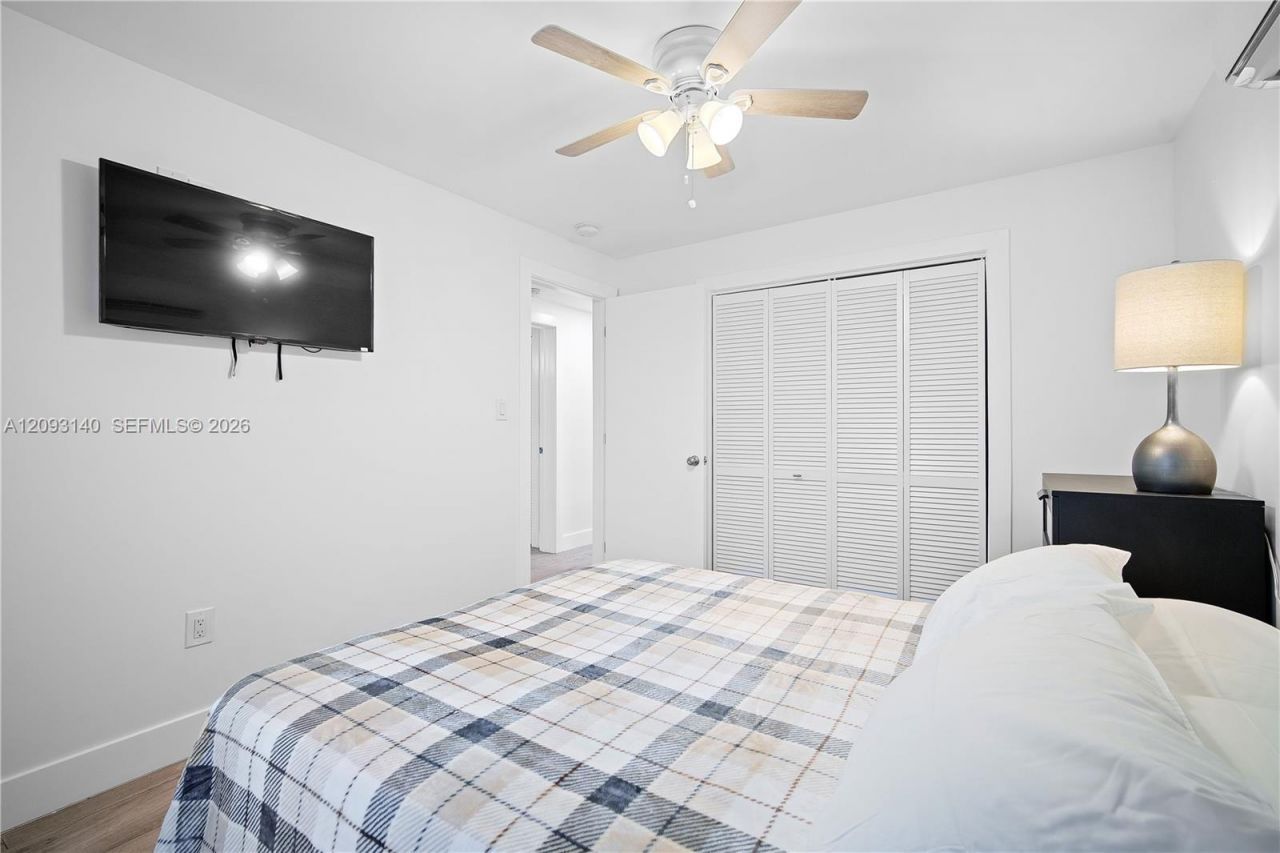 836 NW 33rd Ave , Miami, FL 33125 Photo
