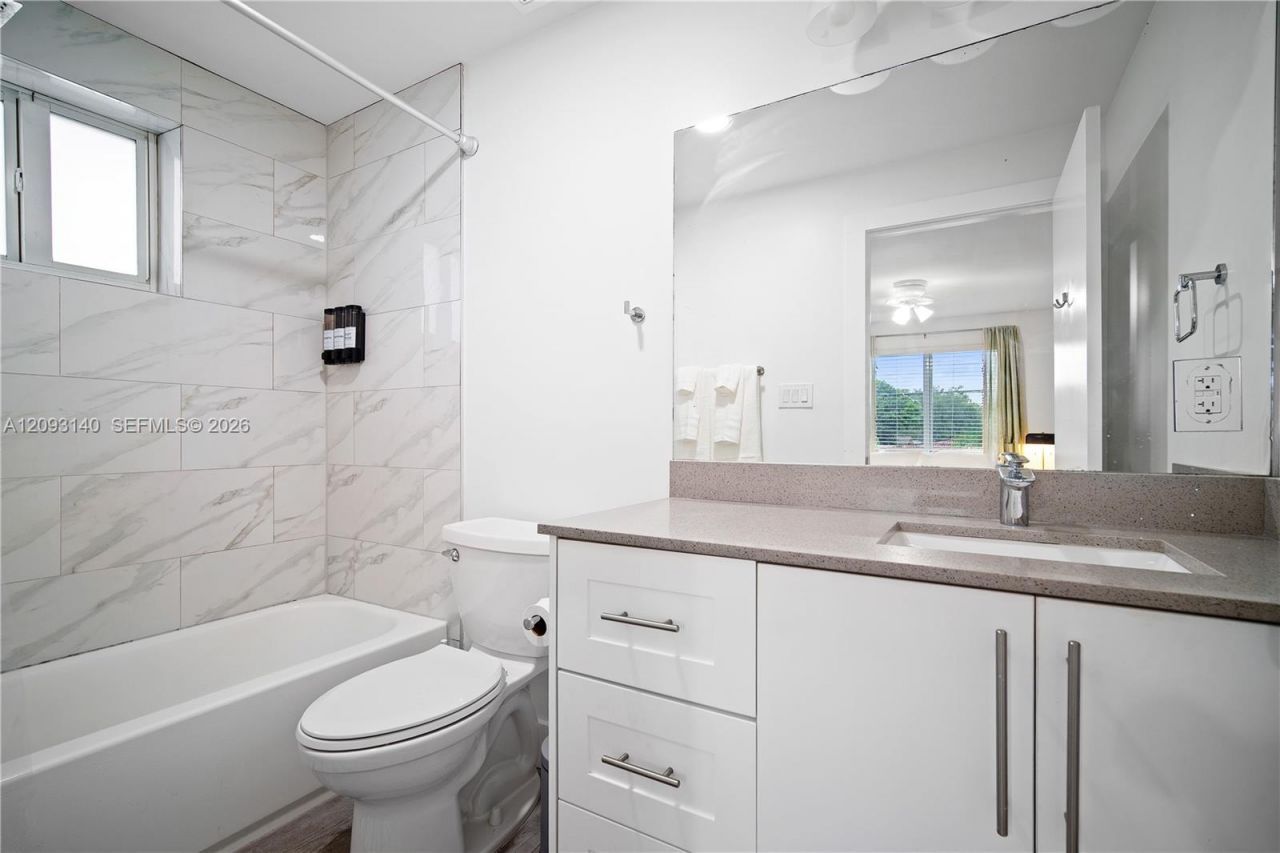 836 NW 33rd Ave , Miami, FL 33125 Photo