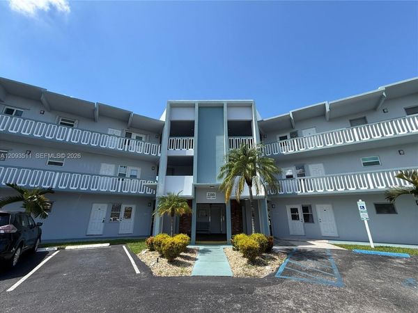2200 Park Ln , Unit 306, Hollywood, FL 33021
