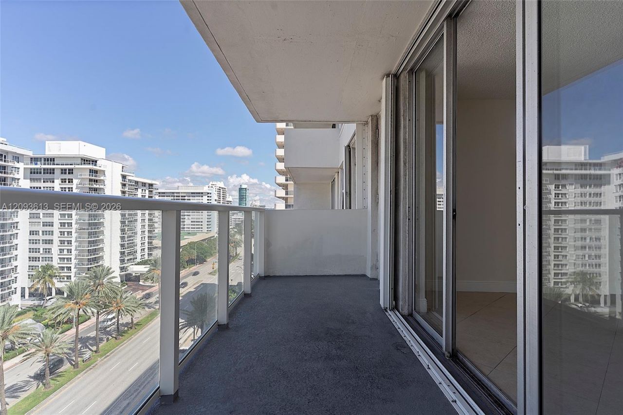 5701 Collins Ave , Unit 1007, Miami Beach, FL 33140 Photo