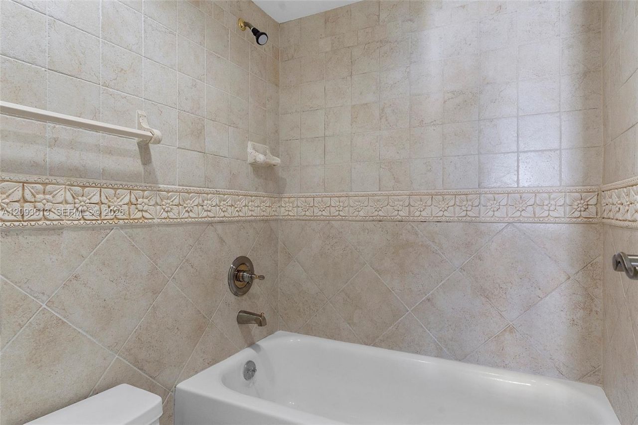 5701 Collins Ave , Unit 1007, Miami Beach, FL 33140 Photo