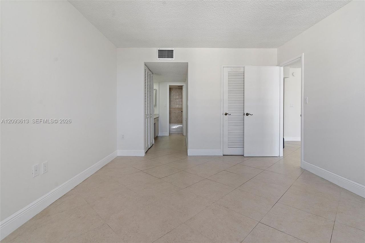 5701 Collins Ave , Unit 1007, Miami Beach, FL 33140 Photo