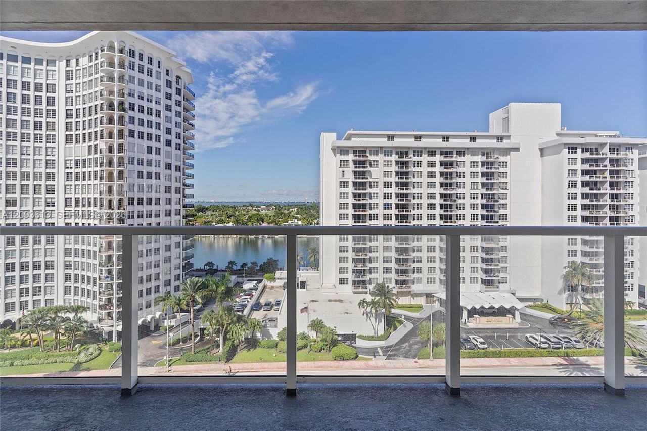5701 Collins Ave , Unit 1007, Miami Beach, FL 33140 Photo