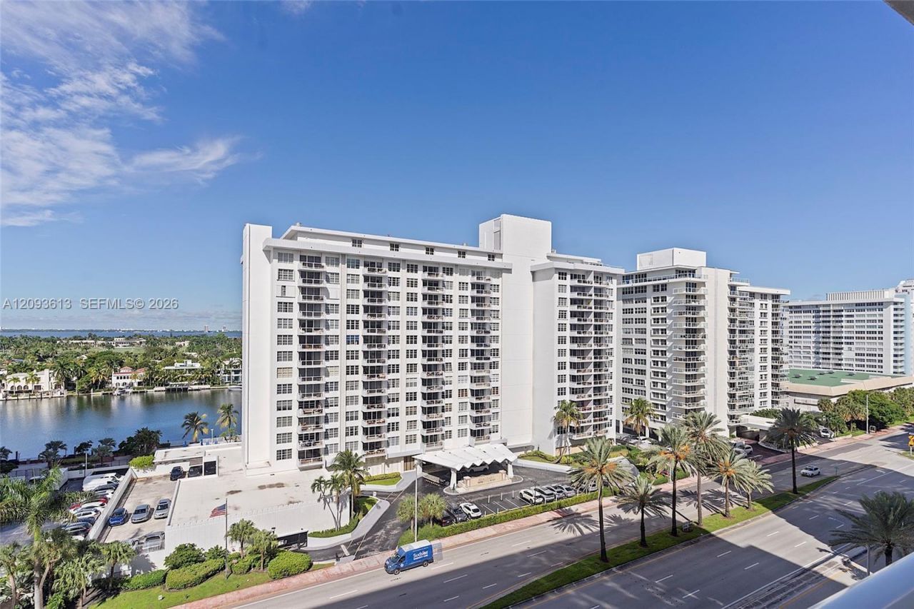 5701 Collins Ave , Unit 1007, Miami Beach, FL 33140 Photo